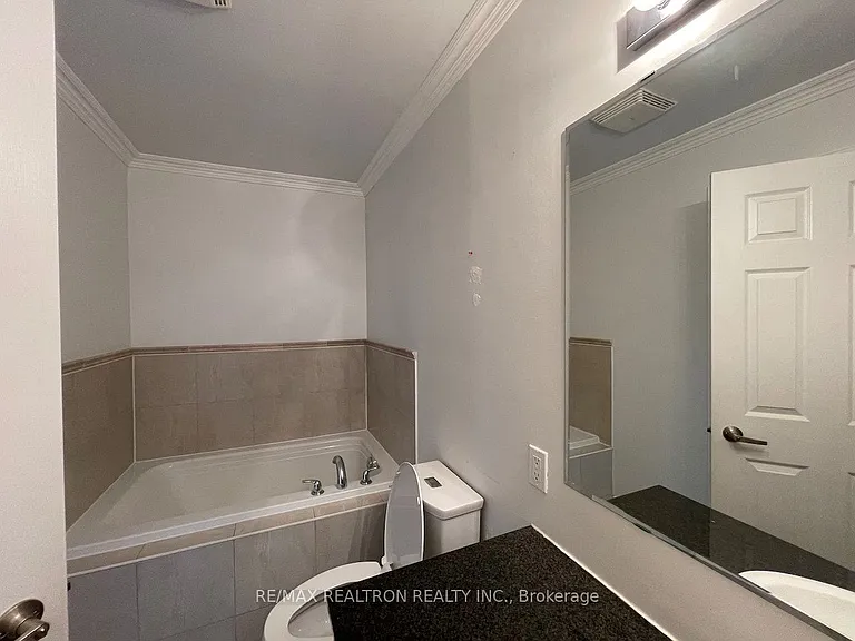 30 Mendelssohn St #17 — Photo 14