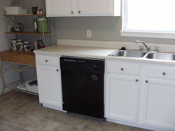 3rd image of 351 E Cardinal Glen Dr