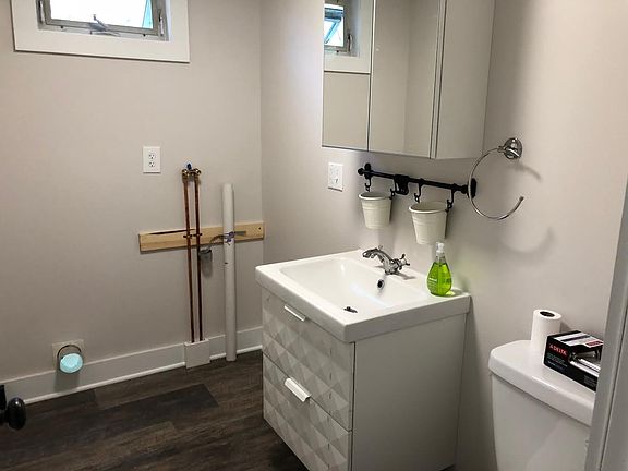 1/2 Bath and Laundry