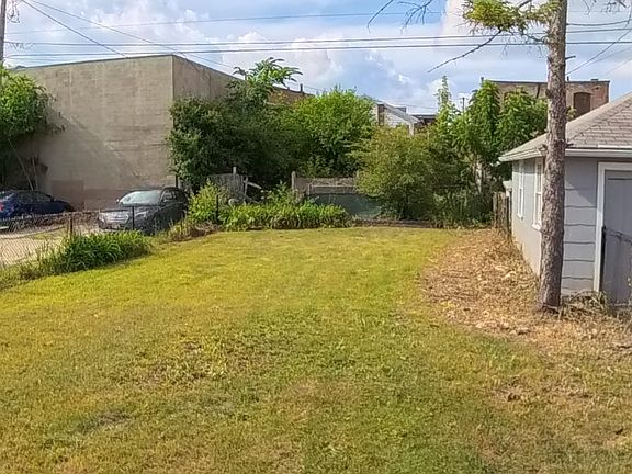 4th image of 33 5th St