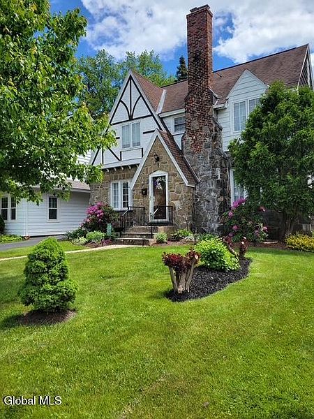 2nd image of 846 Wright Avenue