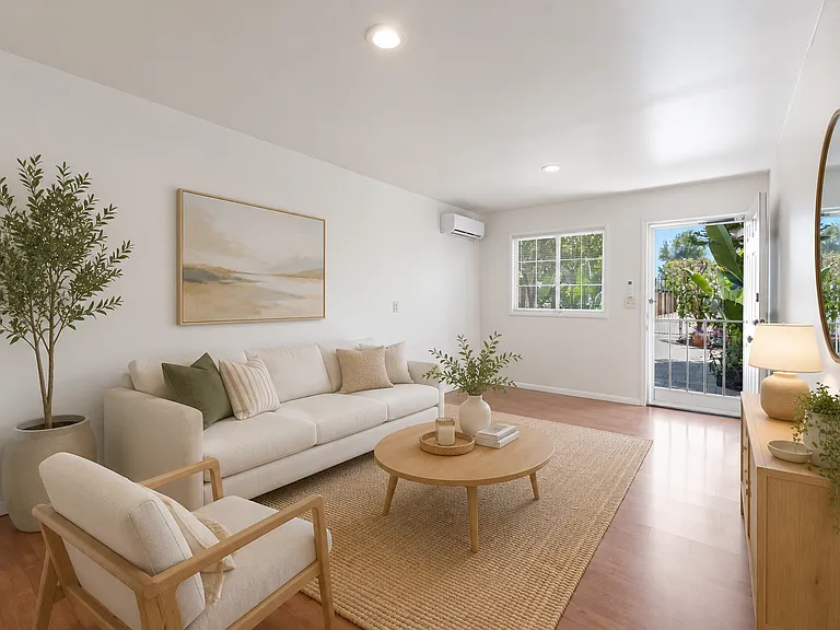 22521 Victory Blvd #B — Photo 1
