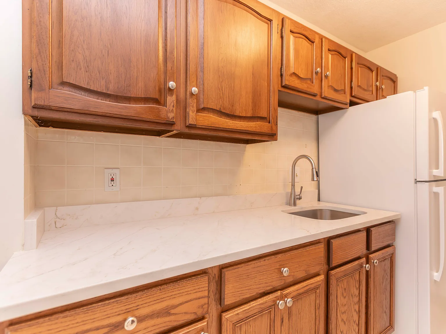 2 bed, 900 sqft, $2,700 — Photo 4