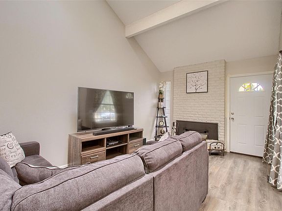 4th image of 2021 S Hannibal Way APT A
