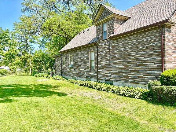 5th image of 149 S Forman St