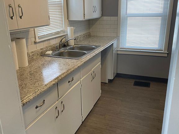 4th image of 680 S Napoleon Ave