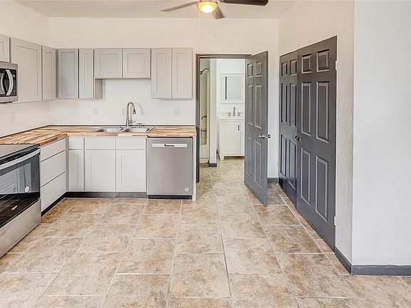 3rd image of 821 Niedringhaus Ave APT C