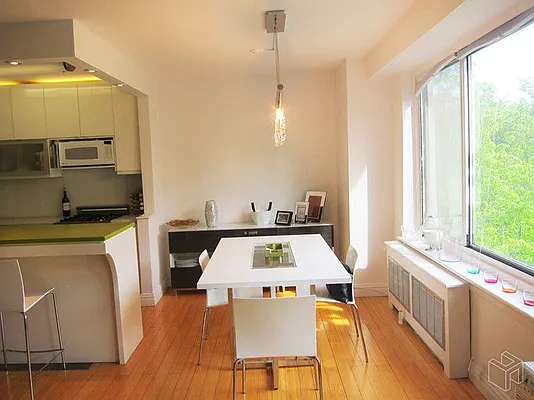 Rented by Halstead Real Estate | media 21