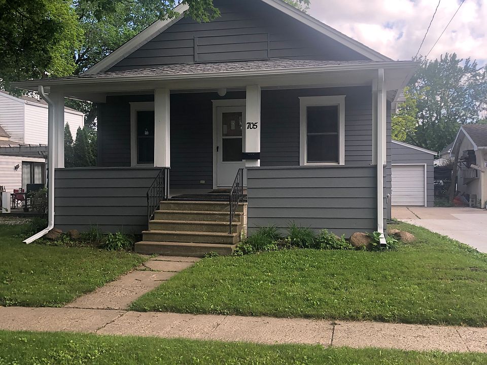 1st image of 705 8th Ave N