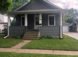 705 8th Ave N, Clear Lake, IA 50428