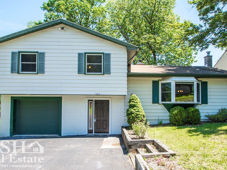 1st image of 323 Furey St S