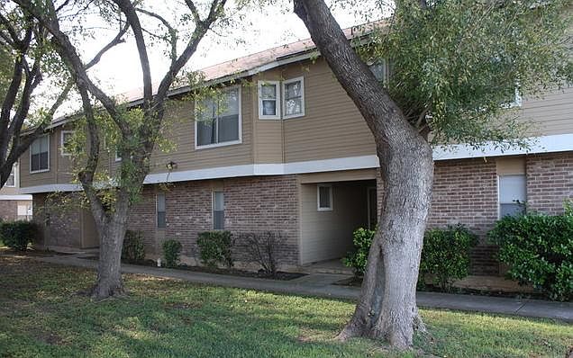 1st image of 957 Schertz Pkwy