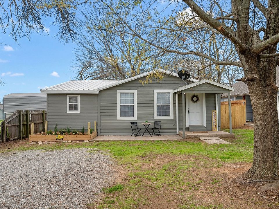 1st image of 1034 Dubois St