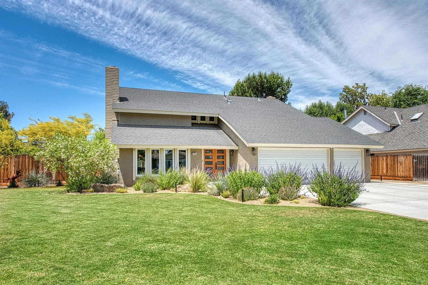 2764 W Dovewood Ln photo 1