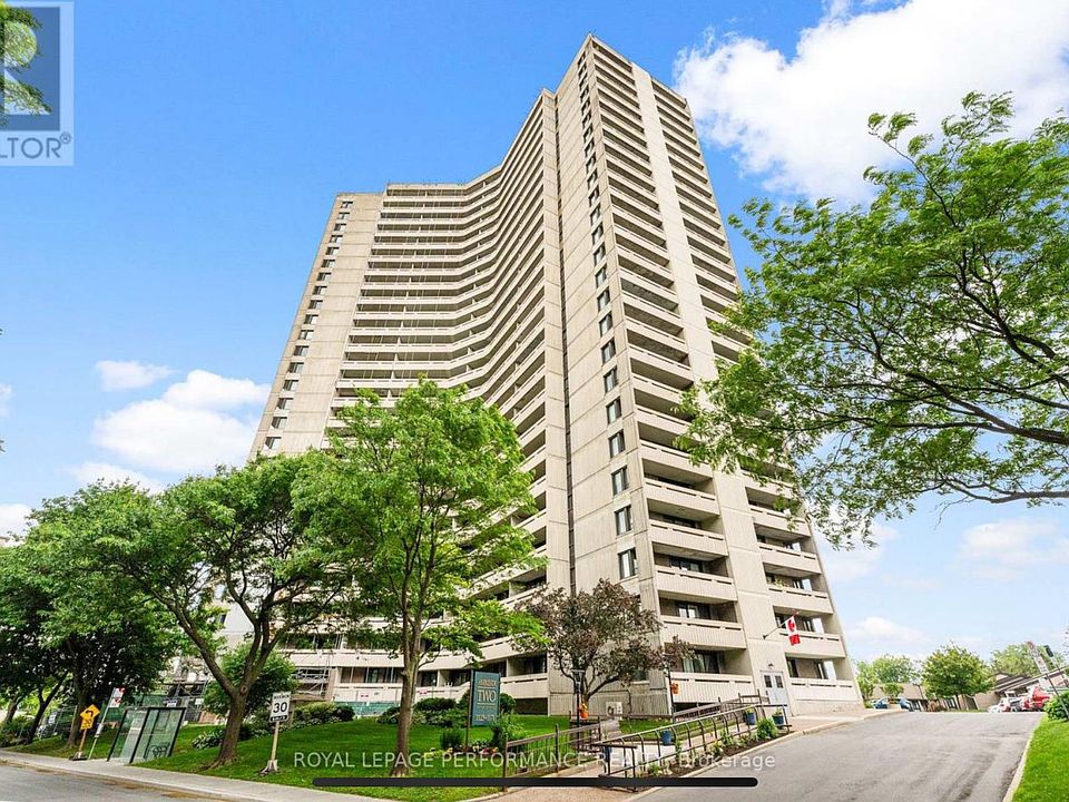 Front of apartment buidling