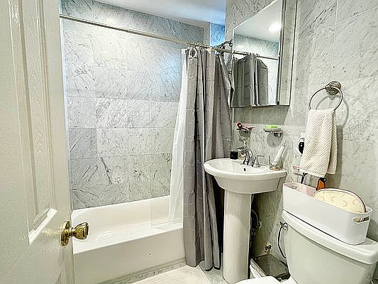 5th image of 233 E 12th St APT 5A