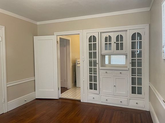 5th image of 817 27th St APT B