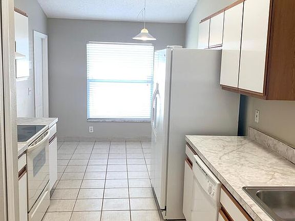 5th image of 1084 Brielle Ct