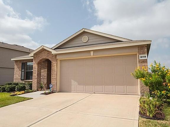 2nd image of 8119 Yaupon View Dr