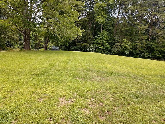 3rd image of 804 Evergreen Dr