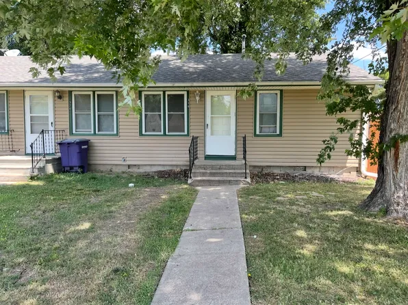 320 W 6th St, Chapman, KS 67431