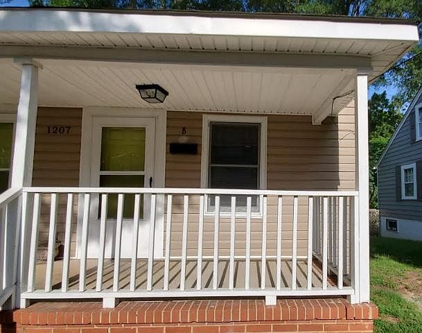 2nd image of 1207 Hanover St #B