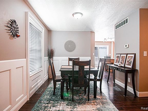 5th image of 2307 Blue Heron Ct