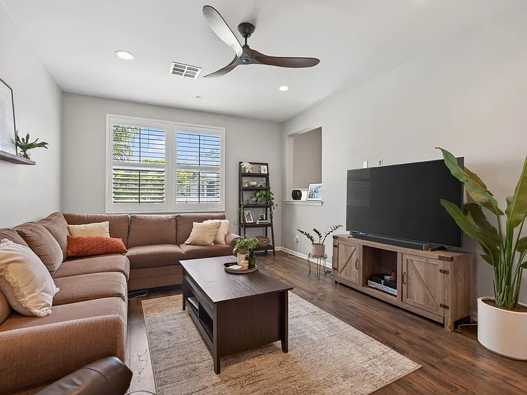 3721 Islander Walk — Photo 9