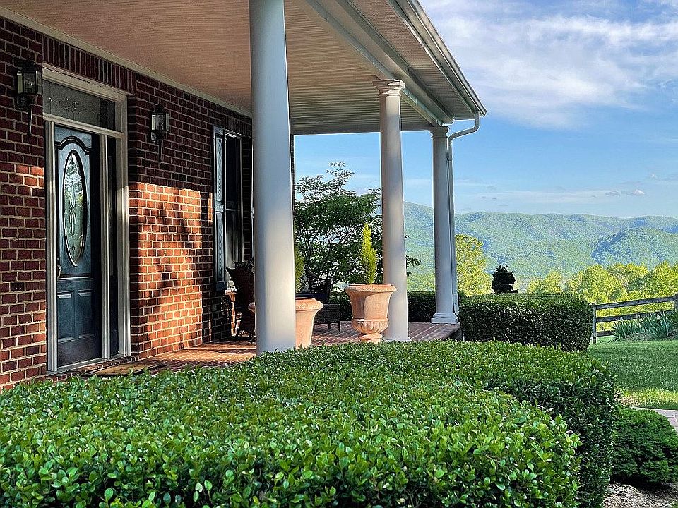1st image of 260 Crescent Oaks Dr
