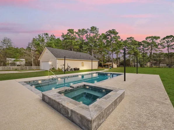 28802 Sapphire Cir, Magnolia, TX 77355