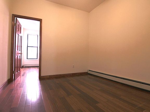 2nd image of 189 Wilson Ave APT 3L