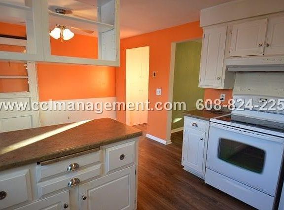 3rd image of 300 Schweitzer Dr