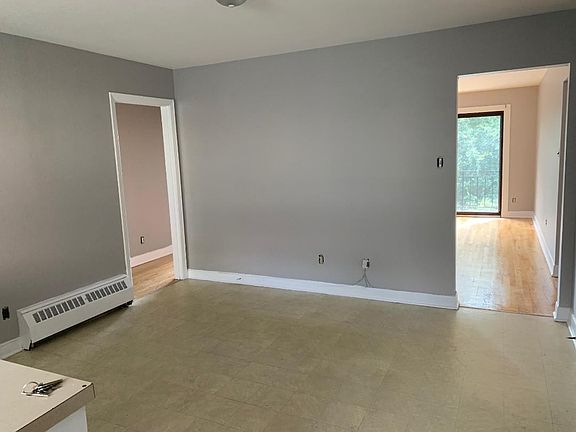 2nd image of 627 Carsons Rd #5