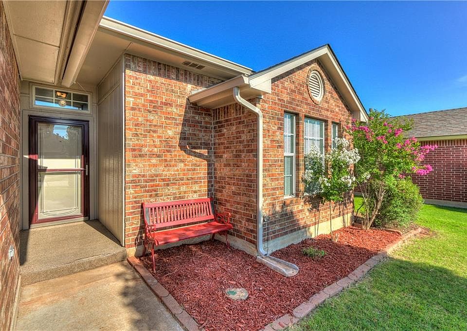 1st image of 304 Amanda Dr