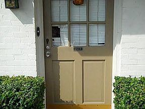 4th image of 906 S Weatherred Dr APT D