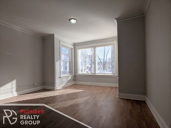 4th image of 3700 W Wrightwood Ave #1