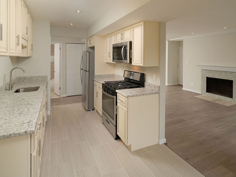 living room and kitchen view
