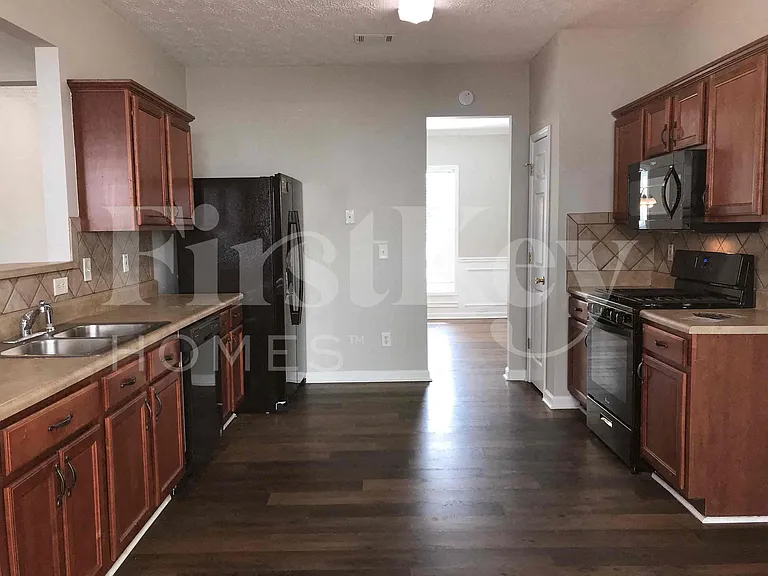 311 Azalea Loop — Photo 8