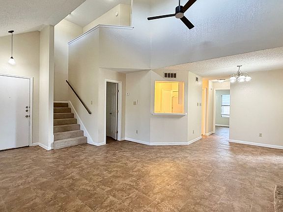 3rd image of 1703 Horseshoe Cir