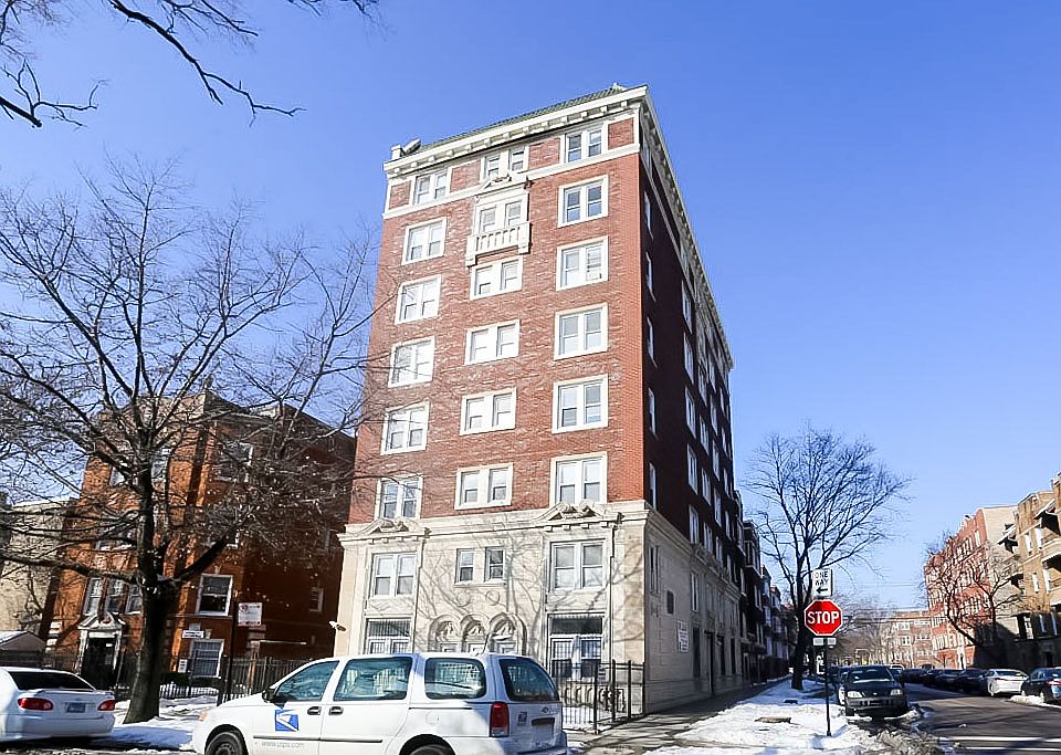 1st image of 7450 N Greenview Ave APT 64