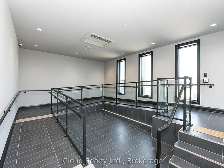 95 Dundas St W #4 — Photo 12