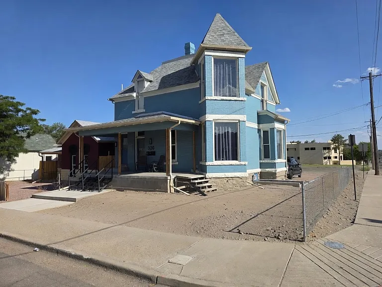 326 W 13th St #C — Photo 19