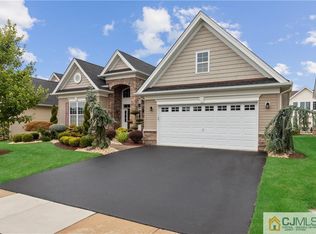 10 Medinah Ct, Monroe Township, NJ 08831