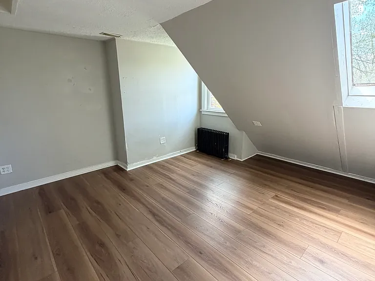 549 Valley St #2 — Photo 10