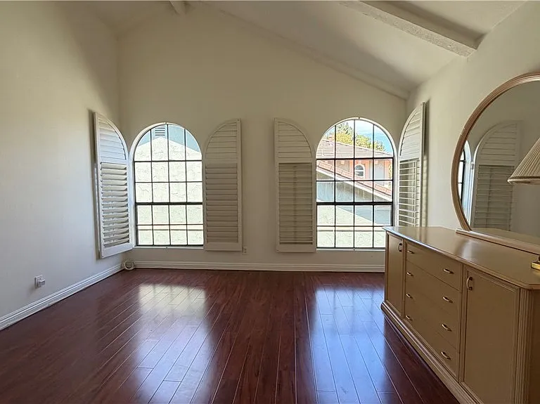 1637 Peacock Ln — Photo 20