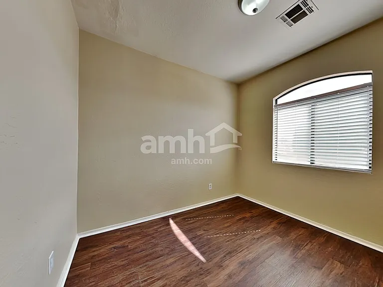 6506 S 10th Dr — Photo 13