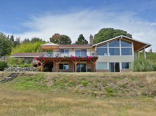 4729 Olive Dr, Clinton, WA 98236