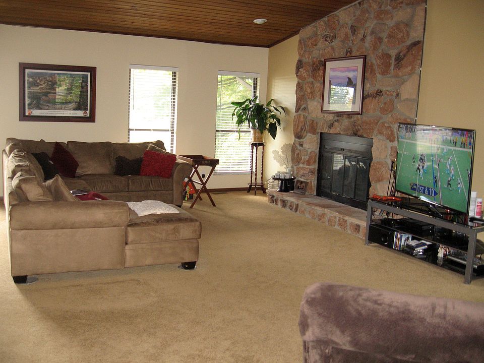 1st image of 6152 Foxdale Ct