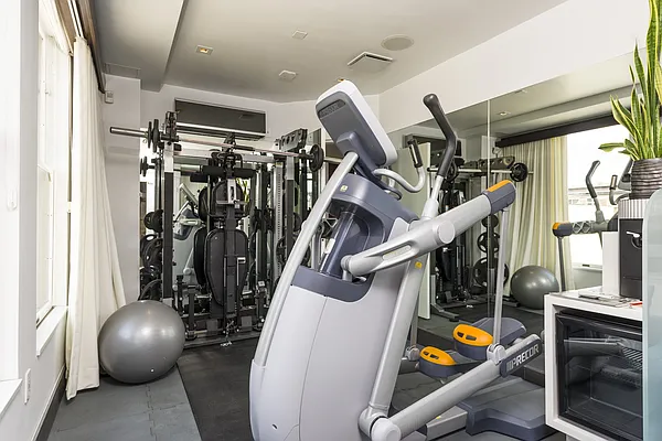 Sold by Nestseekers | media 15