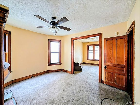 5th image of 446 Northampton St